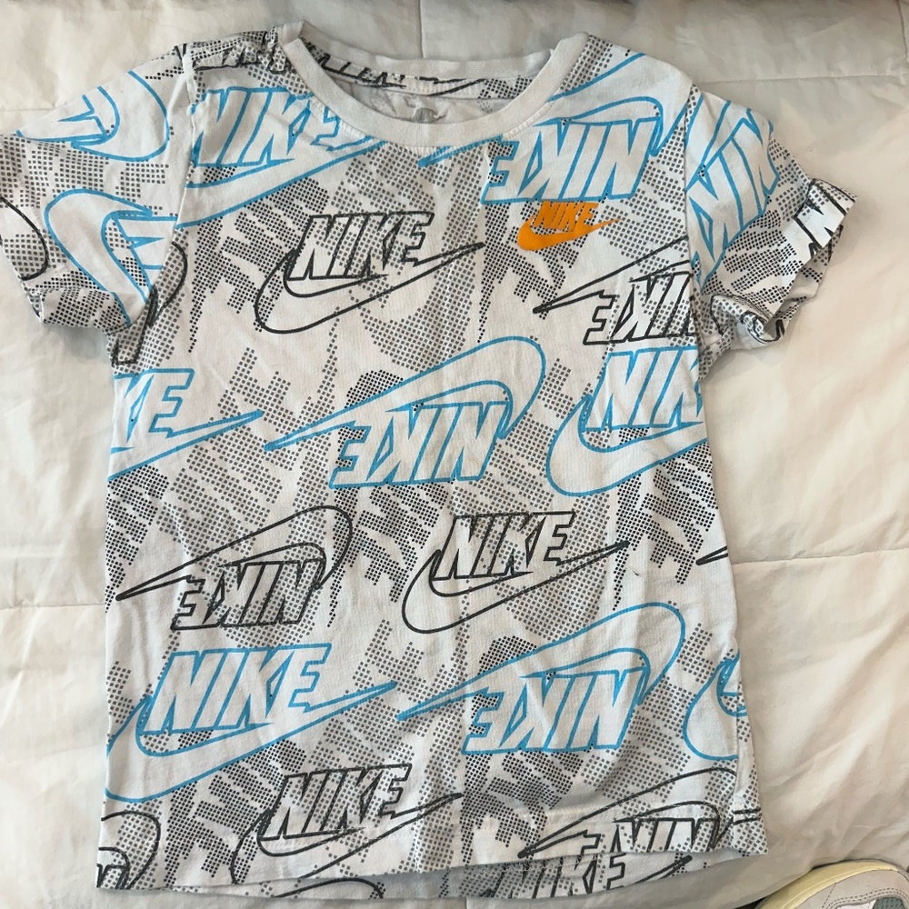 Boys nike graphic tee